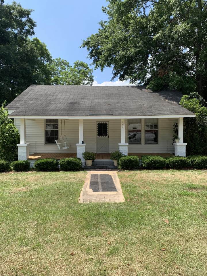 203 Ashurst Ave - Photo 1