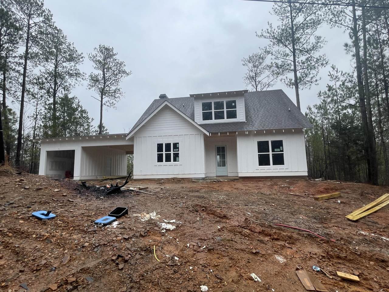 241 Pine Tree Cir - Photo 1