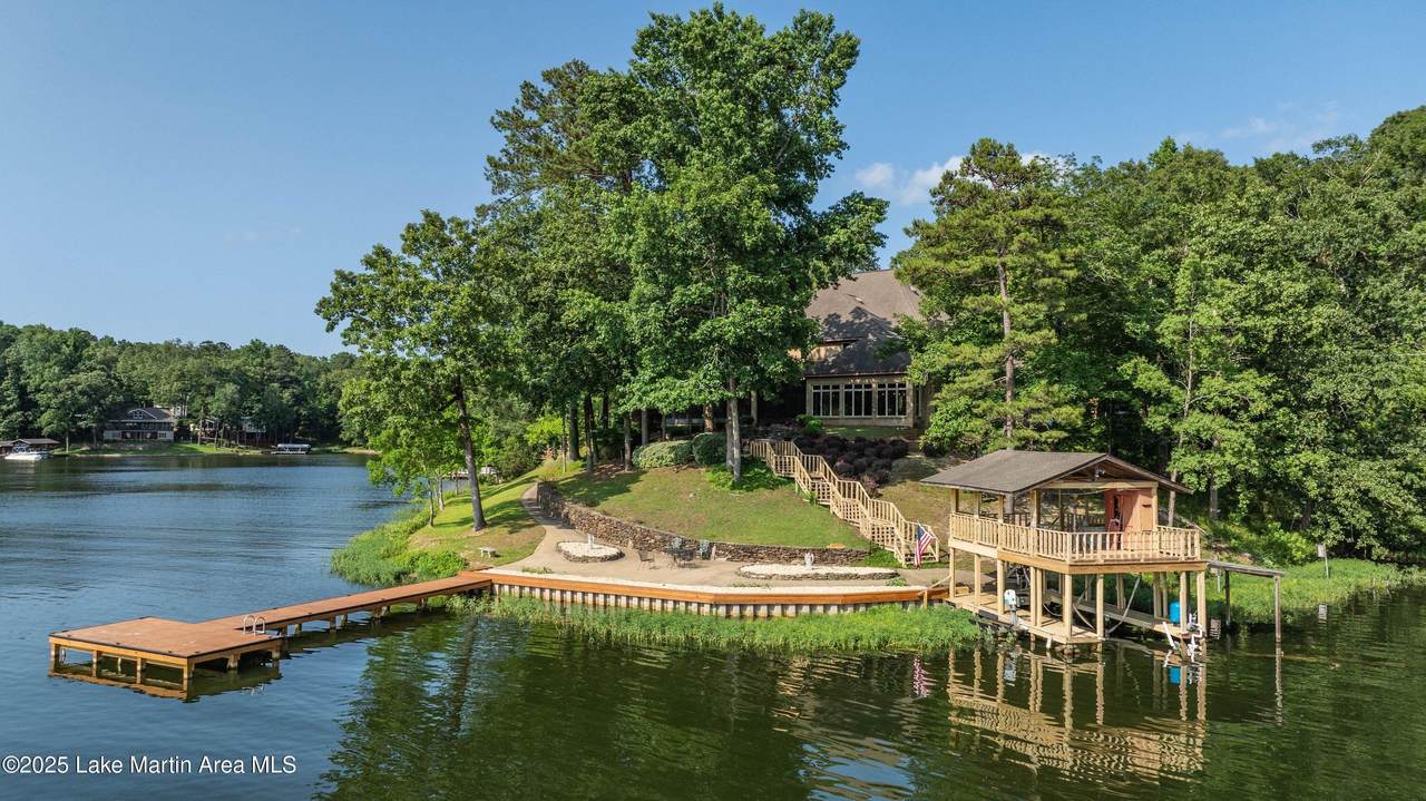 324 Katie Ln - Photo 1