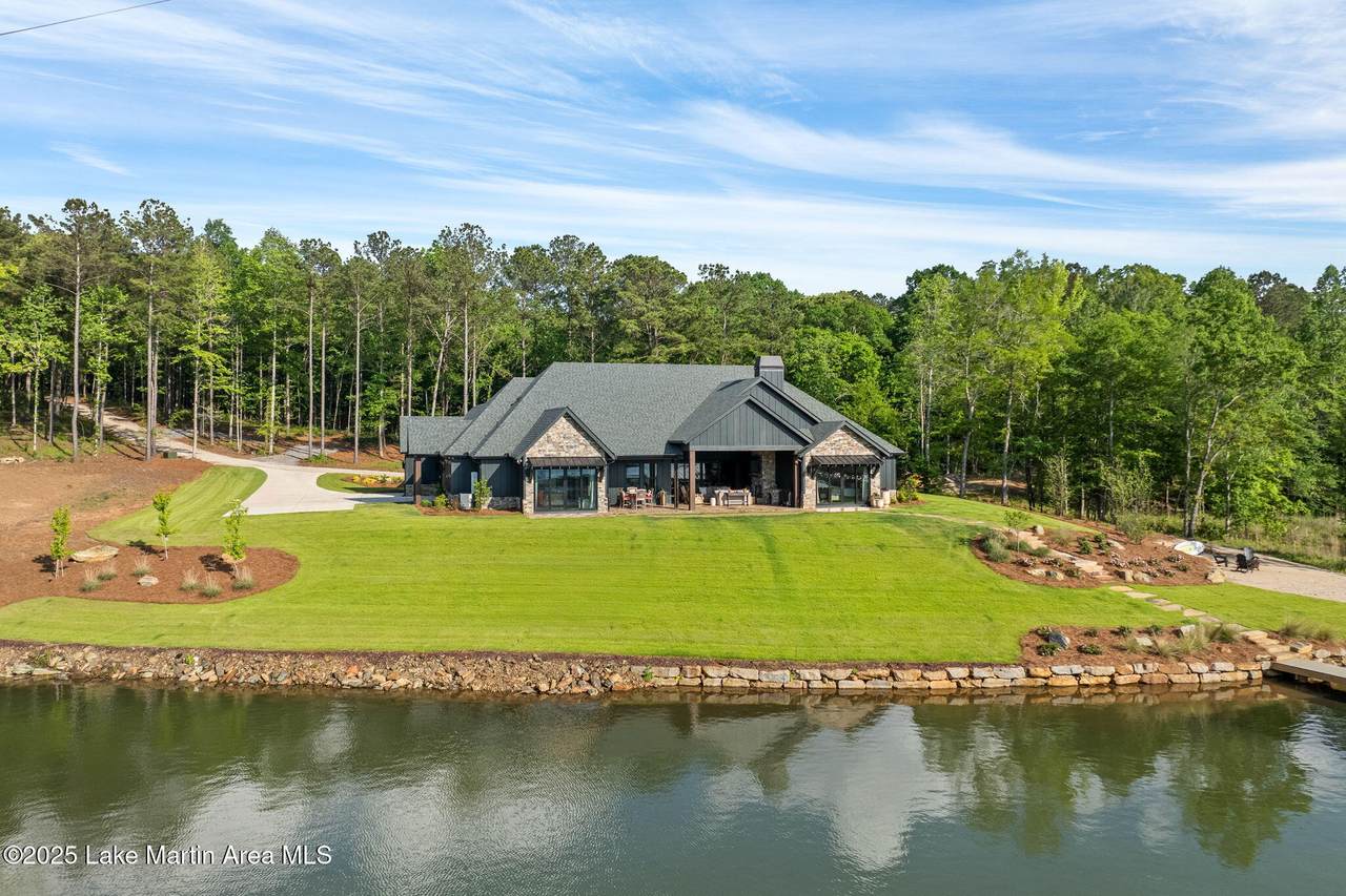 185 Lakewood Dr - Photo 1