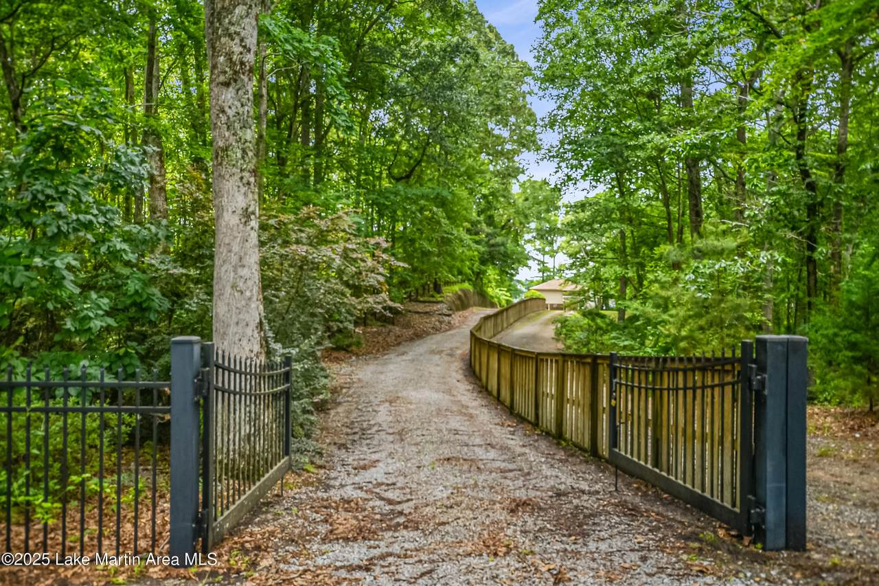https://bt-photos.global.ssl.fastly.net/lakemartin/1280_boomver_1_25-1764-2.jpg
