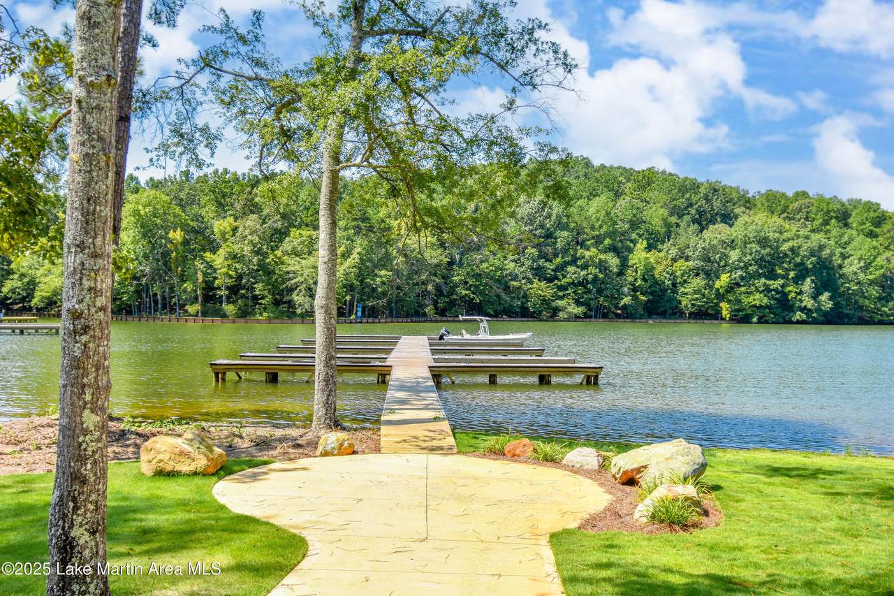 https://bt-photos.global.ssl.fastly.net/lakemartin/1280_boomver_1_25-1813-2.jpg