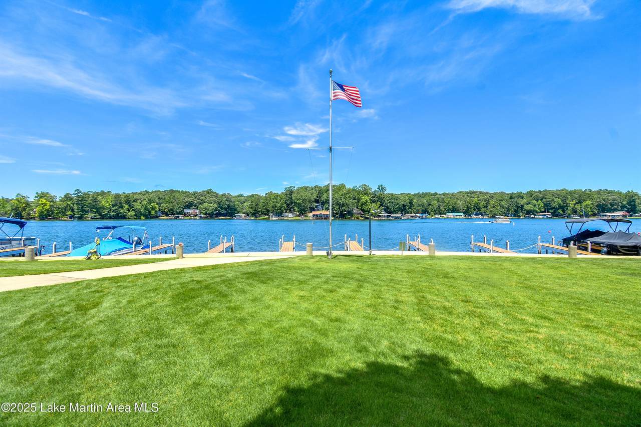 https://bt-photos.global.ssl.fastly.net/lakemartin/1280_boomver_1_25-1983-2.jpg