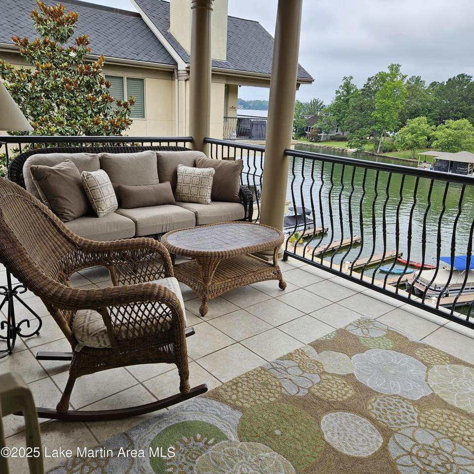 370 Marina Point Rd E401 - Photo 1