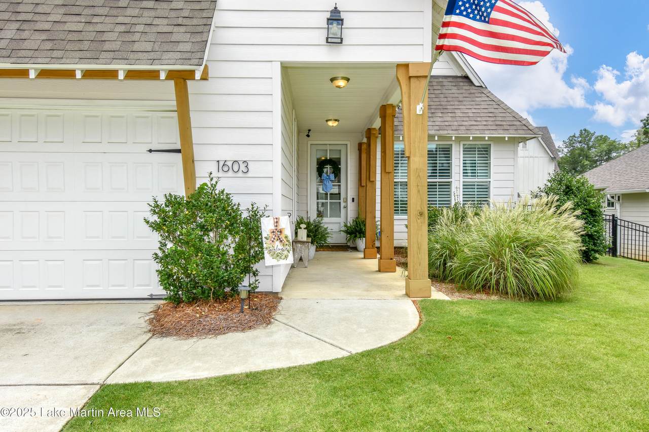 https://bt-photos.global.ssl.fastly.net/lakemartin/1280_boomver_1_25-2078-2.jpg