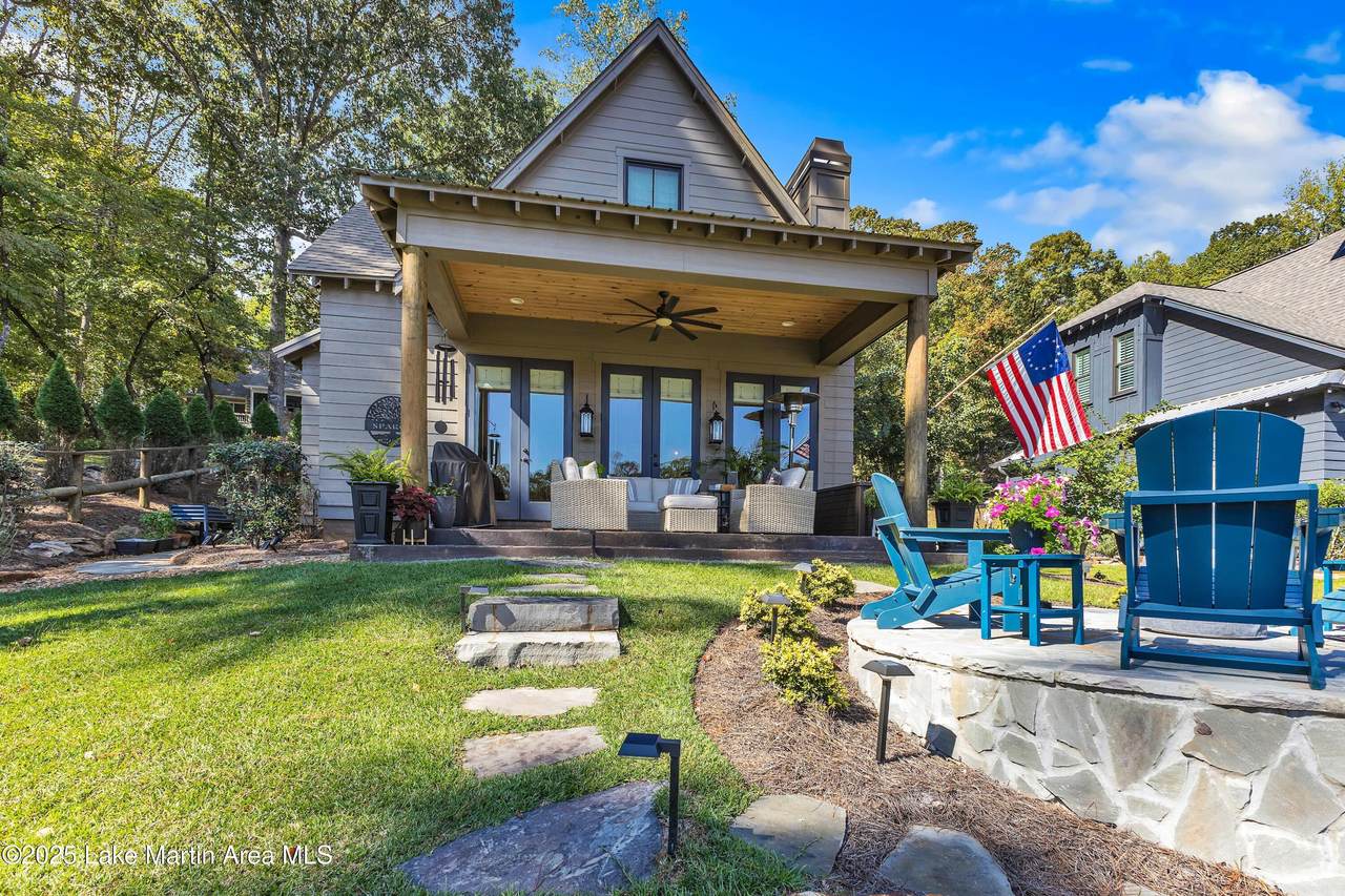 215 Landing Dr - Photo 1