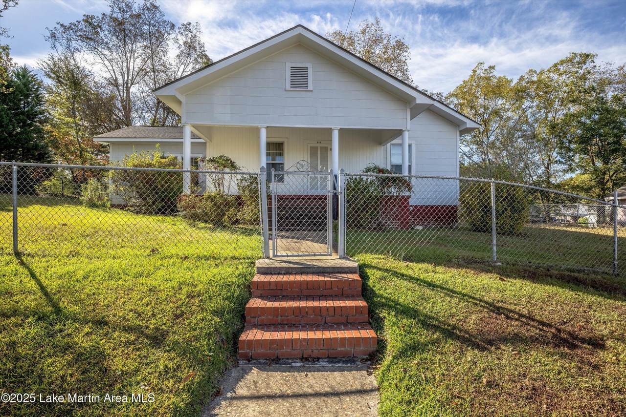 820 Willow St - Photo 1