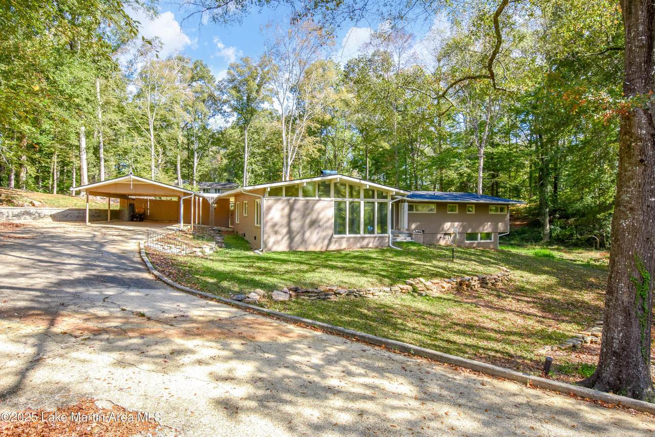 1500 Lake Cir - Photo 1