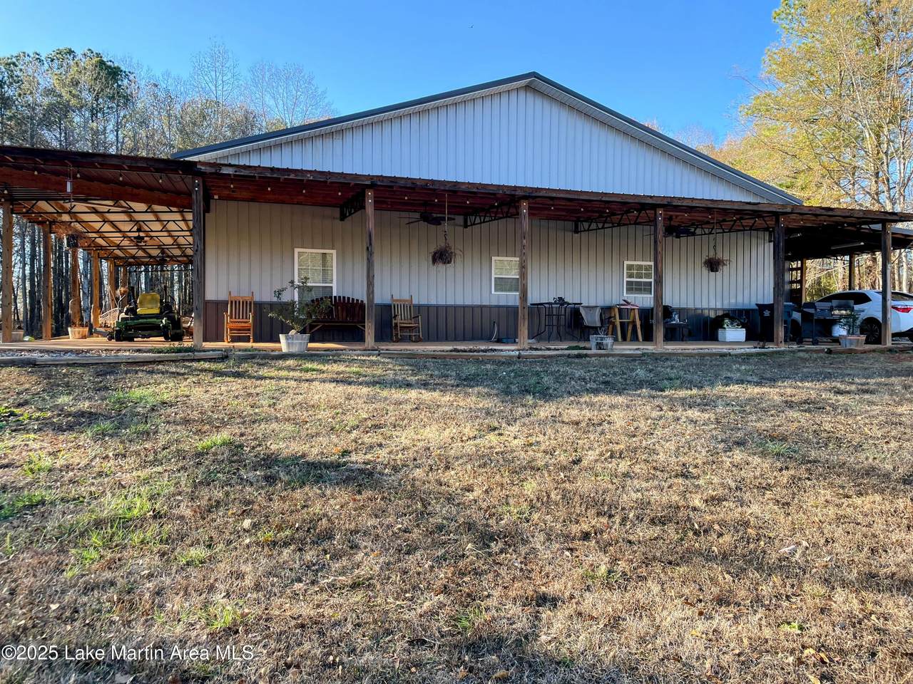 91 Monroe Dr - Photo 1