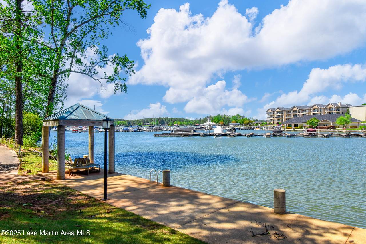 https://bt-photos.global.ssl.fastly.net/lakemartin/1280_boomver_1_25-307-2.jpg