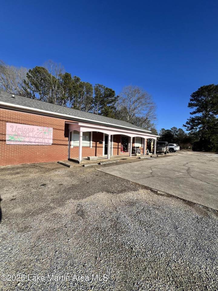 1520 Washington St - Photo 1