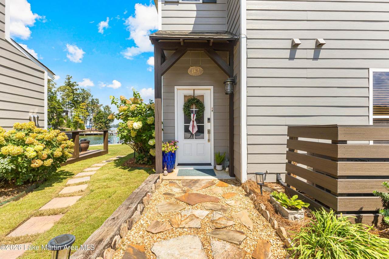 https://bt-photos.global.ssl.fastly.net/lakemartin/1280_boomver_1_26-1102-2.jpg