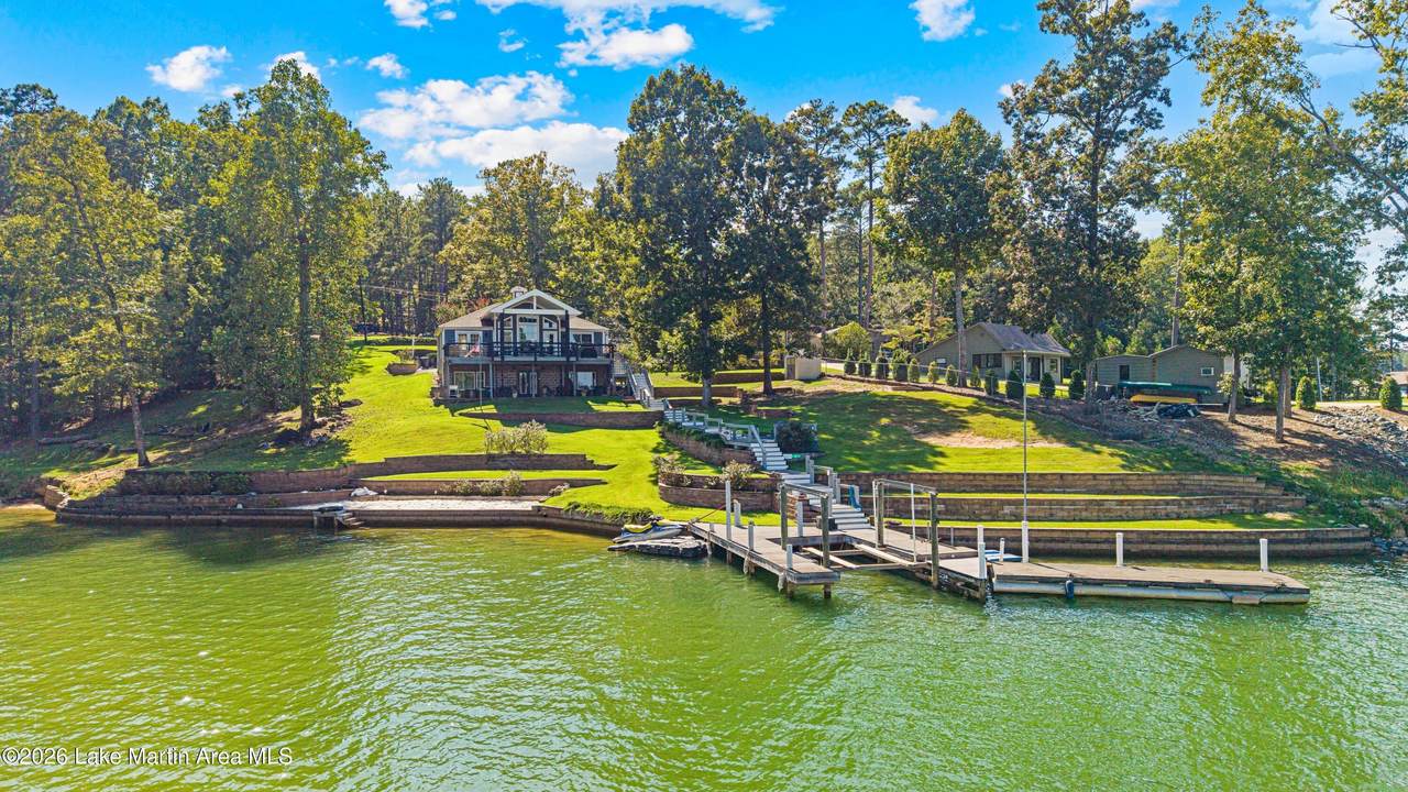 320 Tulip Dr - Photo 1