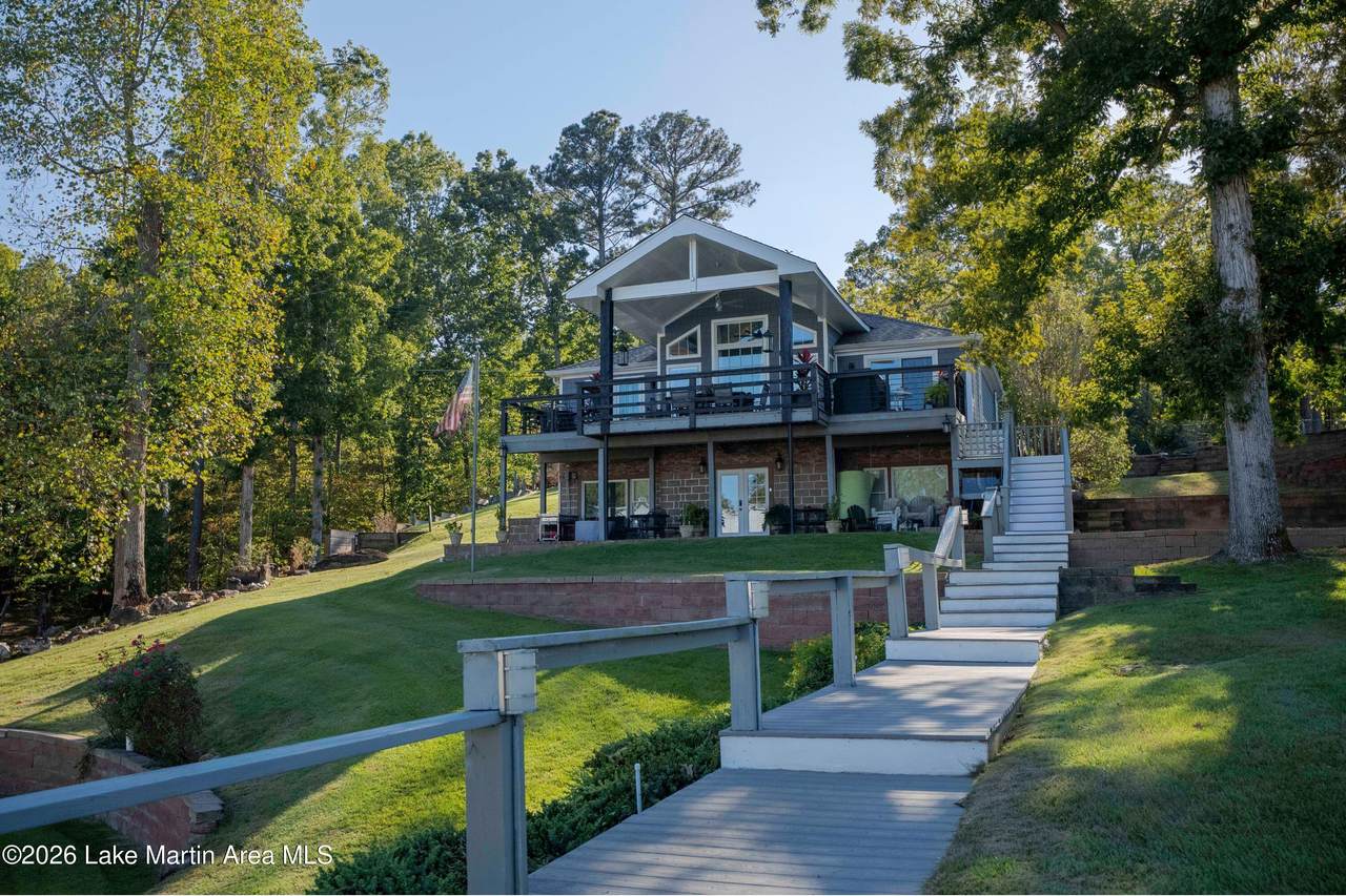 320 Tulip Dr - Photo 1