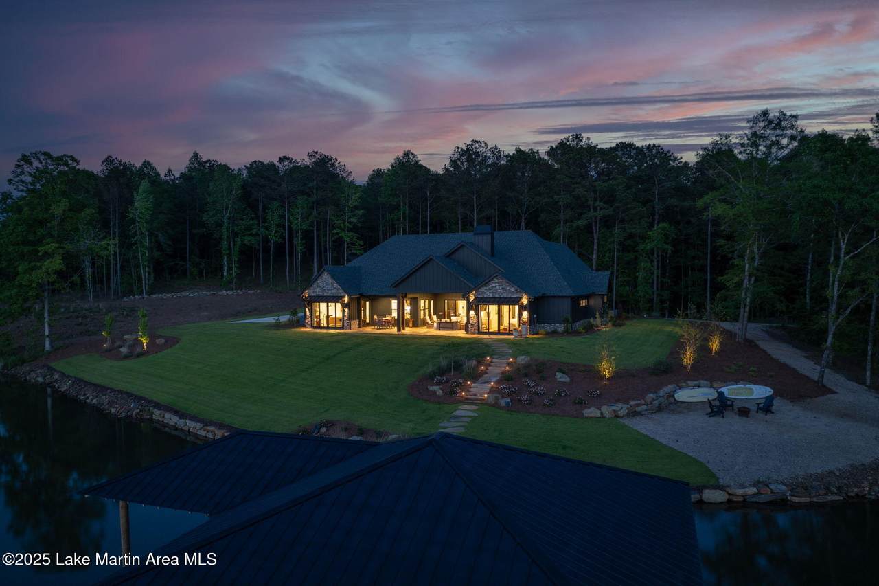 https://bt-photos.global.ssl.fastly.net/lakemartin/1280_boomver_1_26-214-2.jpg