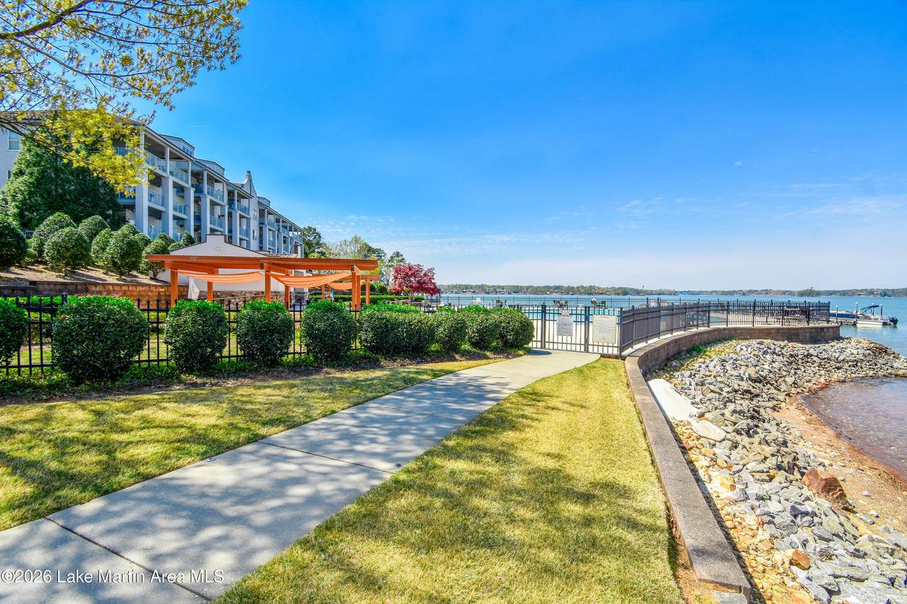 https://bt-photos.global.ssl.fastly.net/lakemartin/1280_boomver_1_26-273-2.jpg