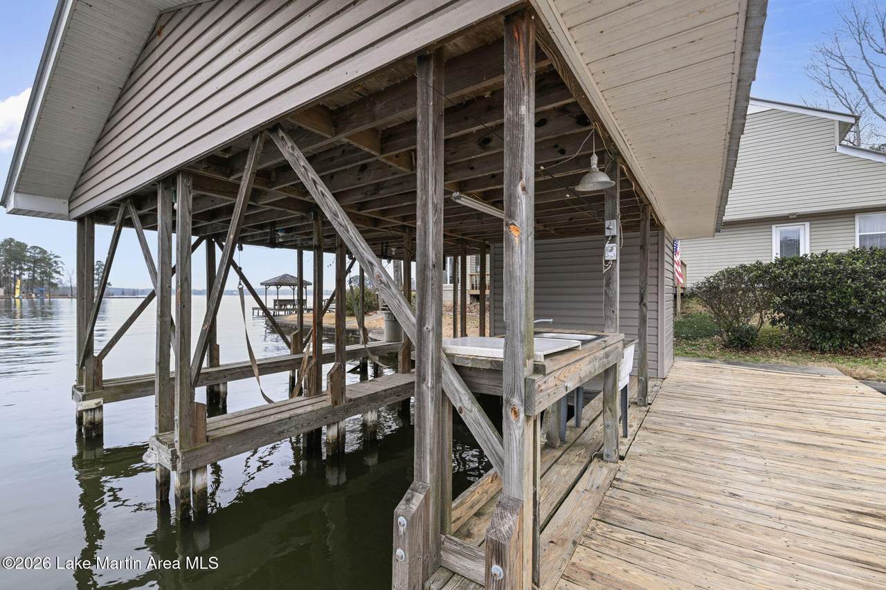 https://bt-photos.global.ssl.fastly.net/lakemartin/1280_boomver_1_26-319-2.jpg
