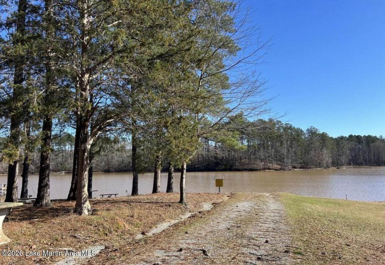 https://bt-photos.global.ssl.fastly.net/lakemartin/1280_boomver_1_26-320-2.jpg
