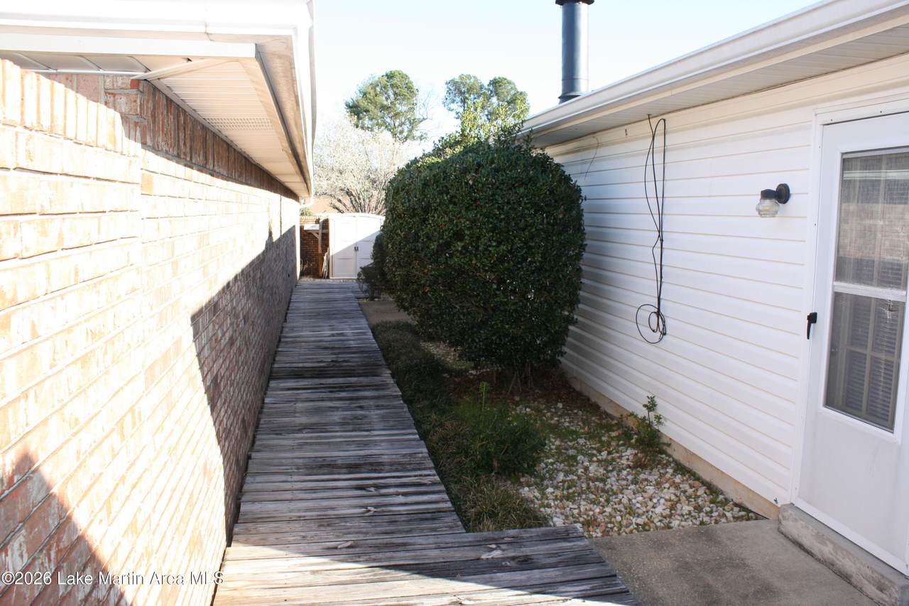 https://bt-photos.global.ssl.fastly.net/lakemartin/1280_boomver_1_26-348-2.jpg