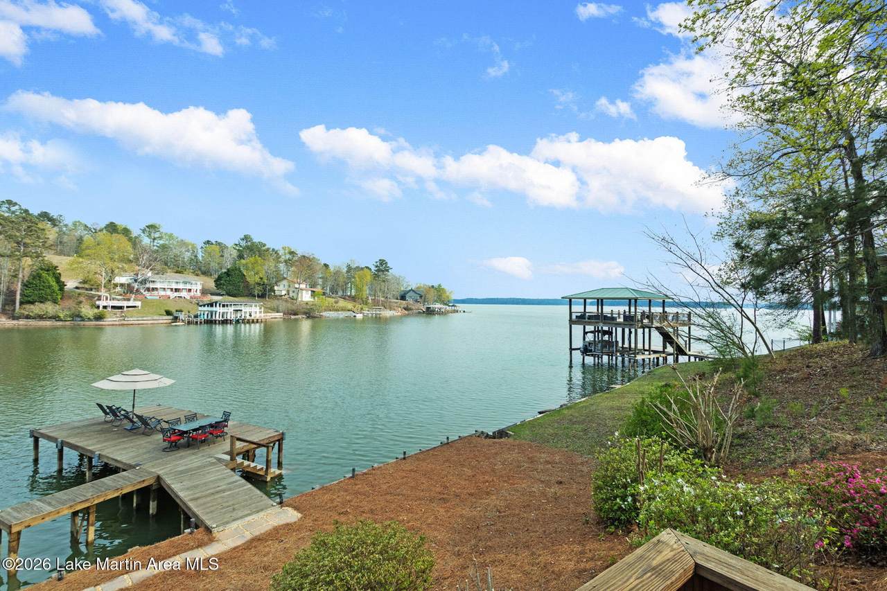 https://bt-photos.global.ssl.fastly.net/lakemartin/1280_boomver_1_26-372-2.jpg