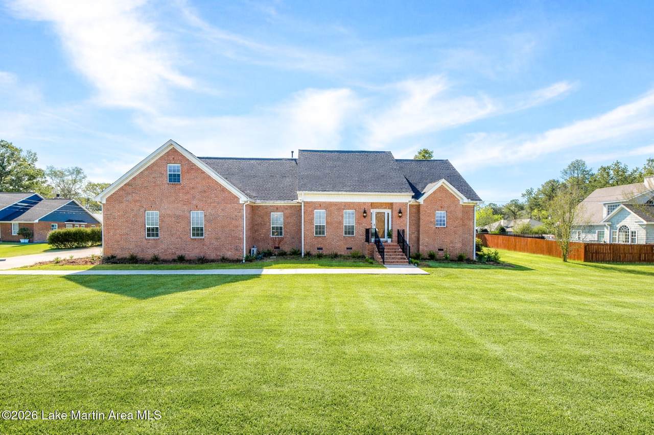 2447 Oakwoods Ln - Photo 1
