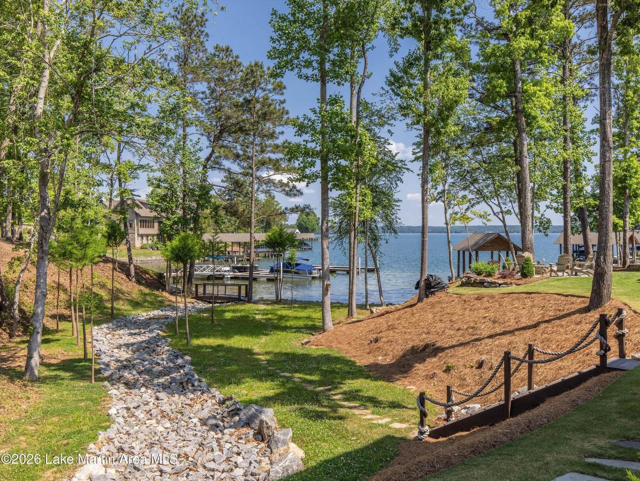 https://bt-photos.global.ssl.fastly.net/lakemartin/1280_boomver_1_26-550-2.jpg