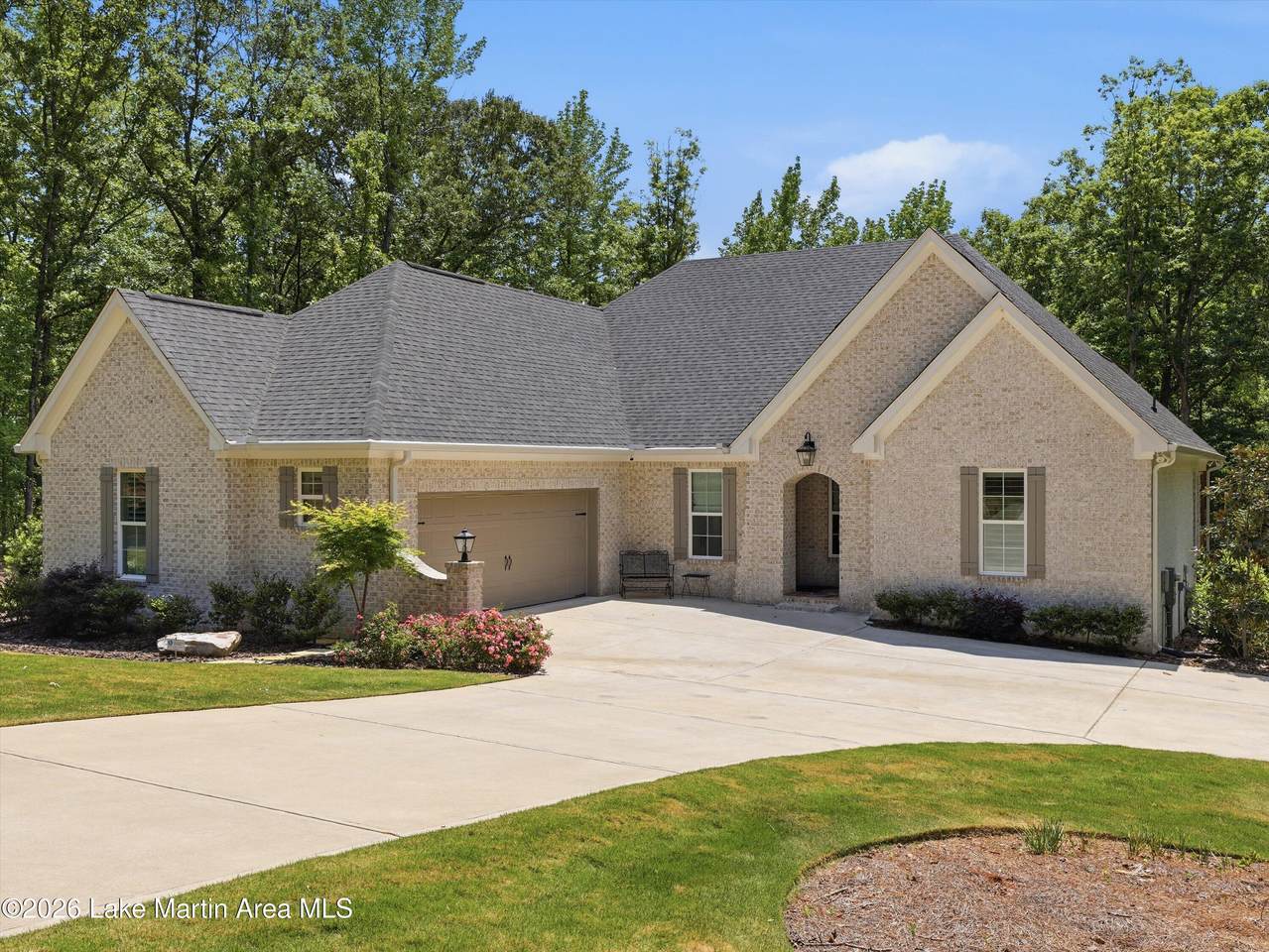 1834 Moonbrook Dr - Photo 1