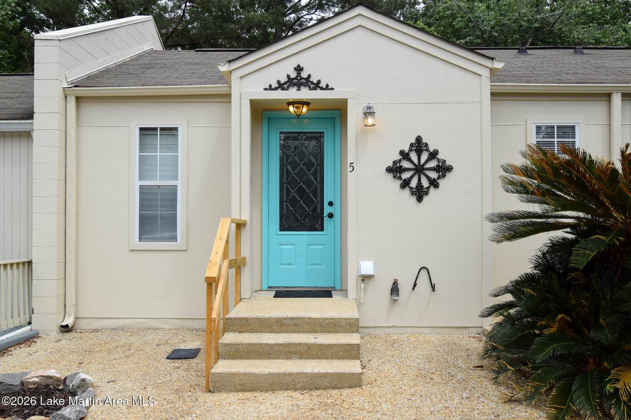 11 Redbud Crt - Photo 1