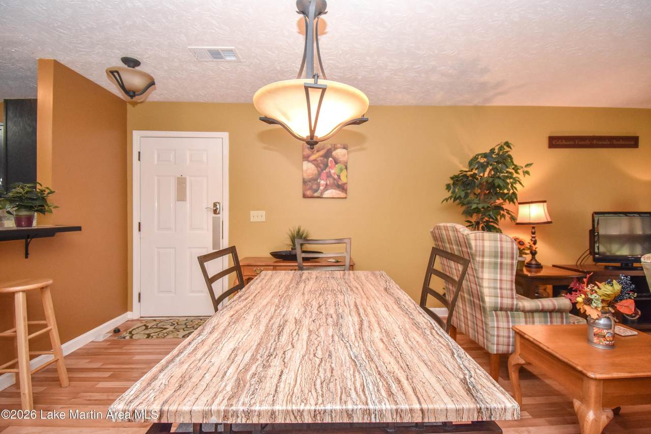 https://bt-photos.global.ssl.fastly.net/lakemartin/1280_boomver_1_26-610-2.jpg