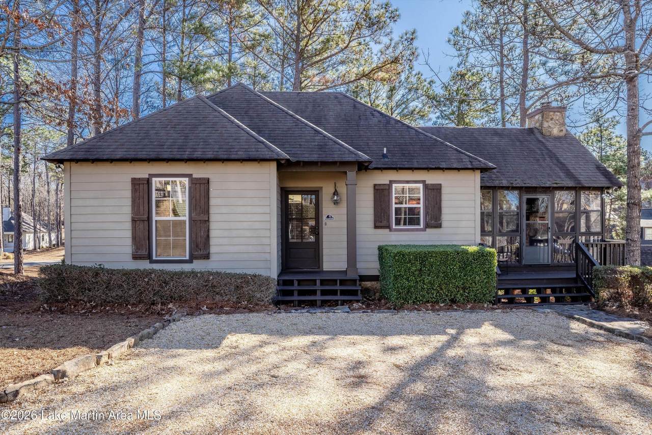 13 Village Crt - Photo 1