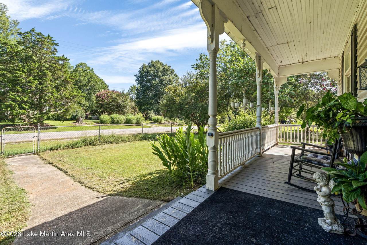 https://bt-photos.global.ssl.fastly.net/lakemartin/1280_boomver_1_26-813-2.jpg