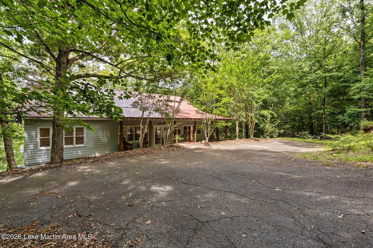 994 Lakewood Dr - Photo 1