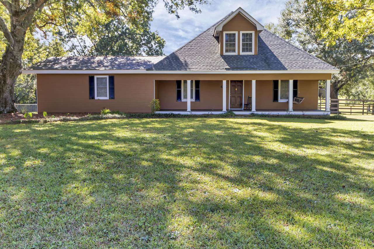 26191 Veterans Memorial Pkwy - Photo 1