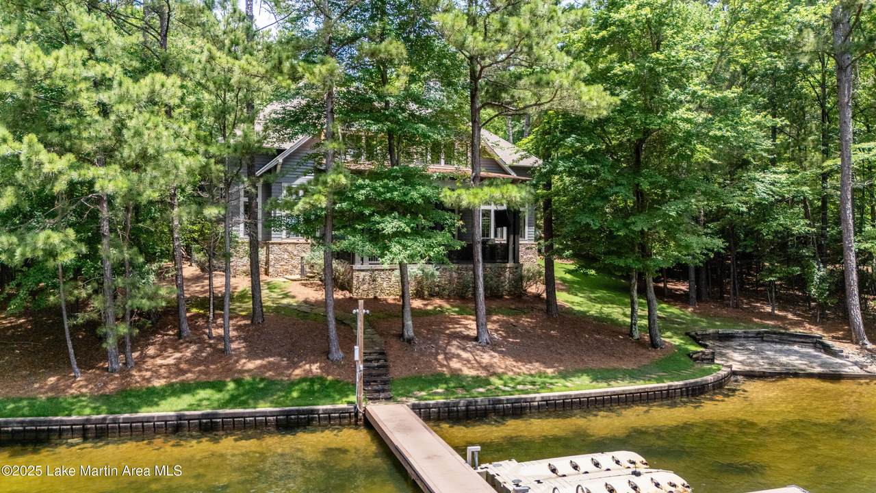 https://bt-photos.global.ssl.fastly.net/lakemartin/1280_boomver_1_25-1527-2.jpg
