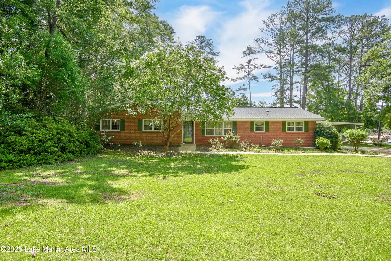 300 Hornsby Dr - Photo 1