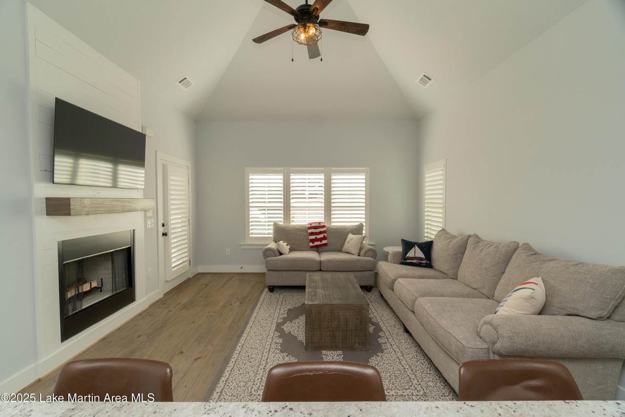 https://bt-photos.global.ssl.fastly.net/lakemartin/1280_boomver_2_25-1831-2.jpg