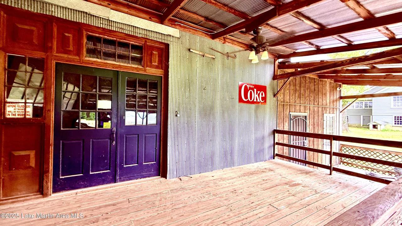 https://bt-photos.global.ssl.fastly.net/lakemartin/1280_boomver_2_25-1981-2.jpg