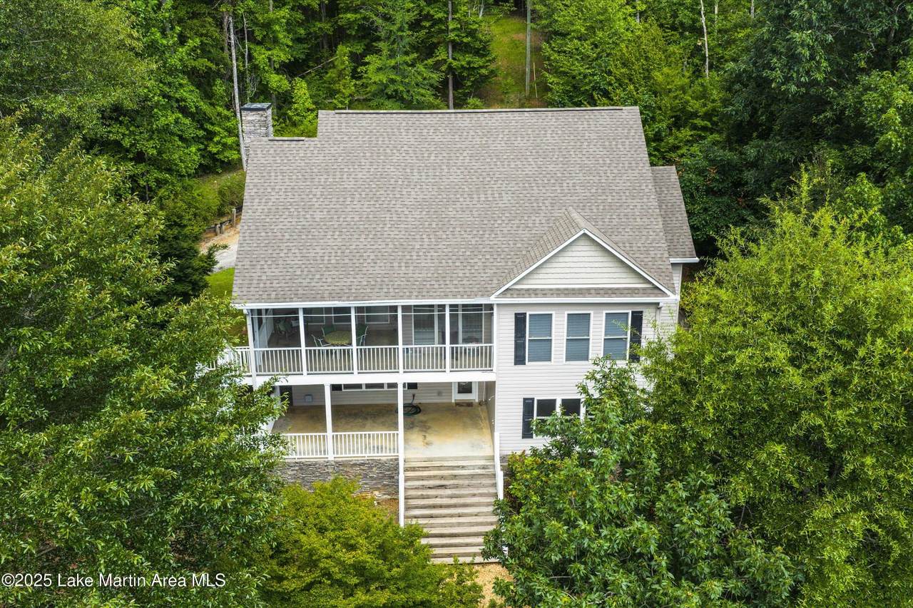 302 Waverly Ln - Photo 1