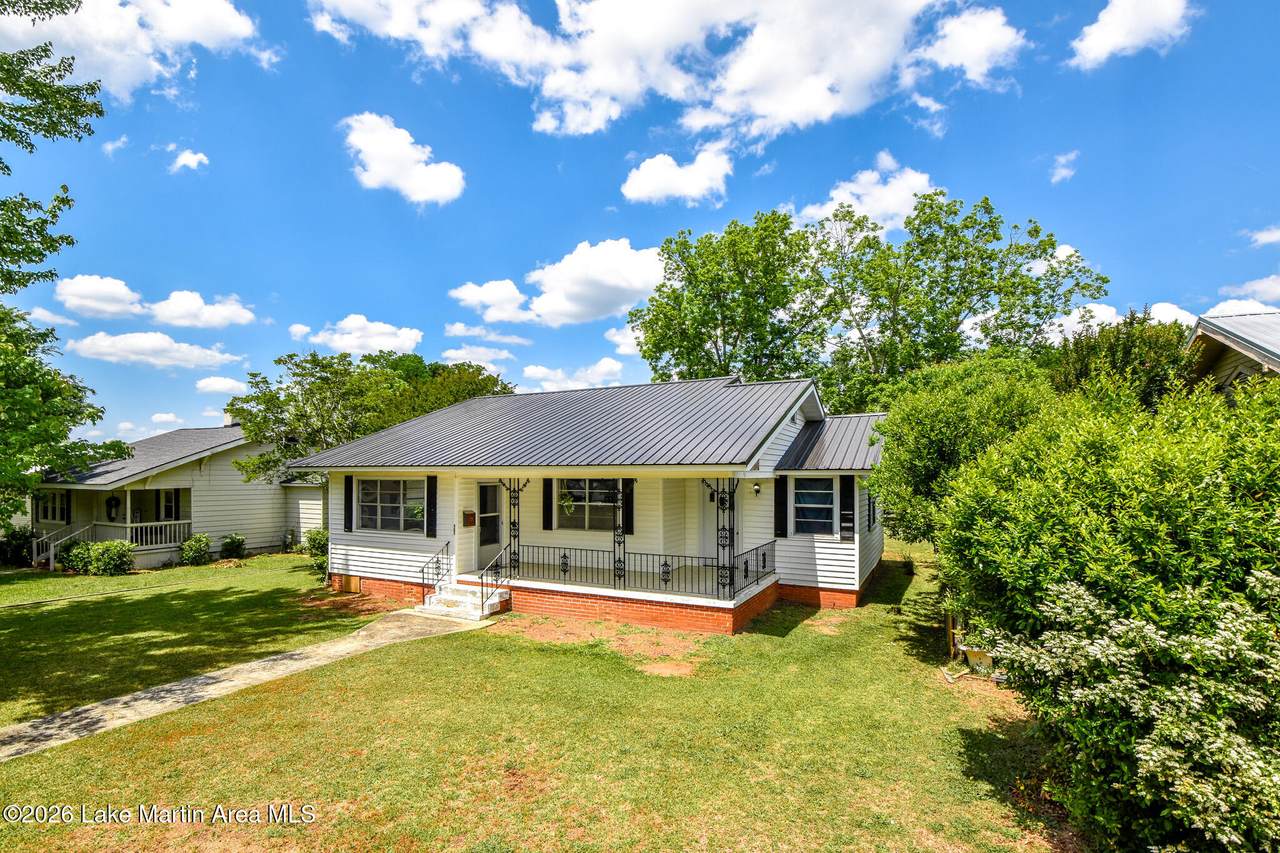 407 Powers Ave - Photo 1