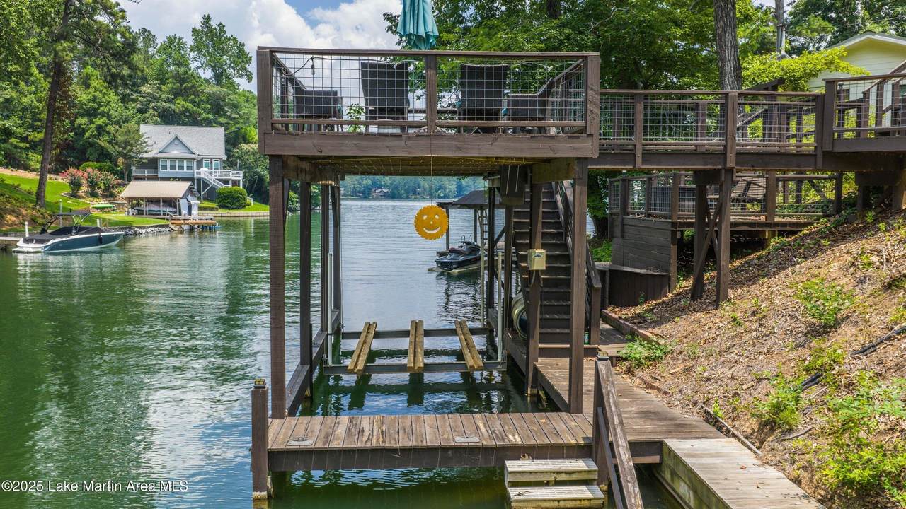 https://bt-photos.global.ssl.fastly.net/lakemartin/1280_boomver_2_25-295-2.jpg