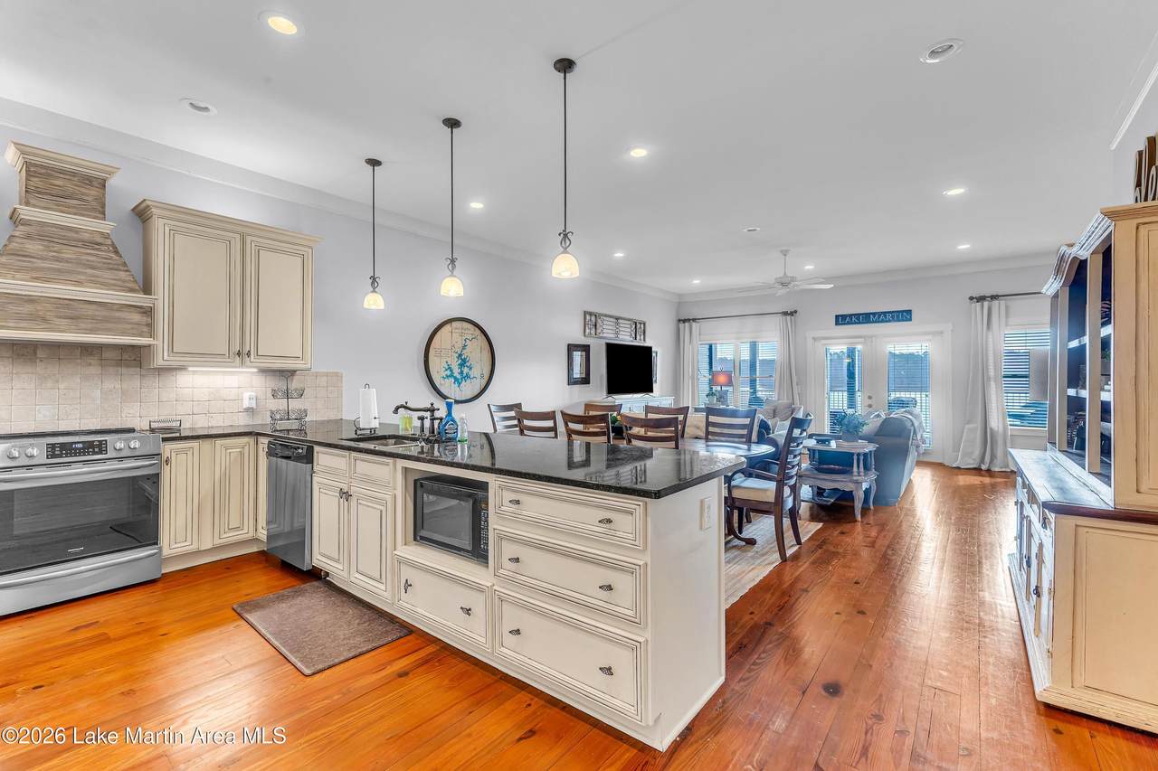 https://bt-photos.global.ssl.fastly.net/lakemartin/1280_boomver_2_26-157-2.jpg