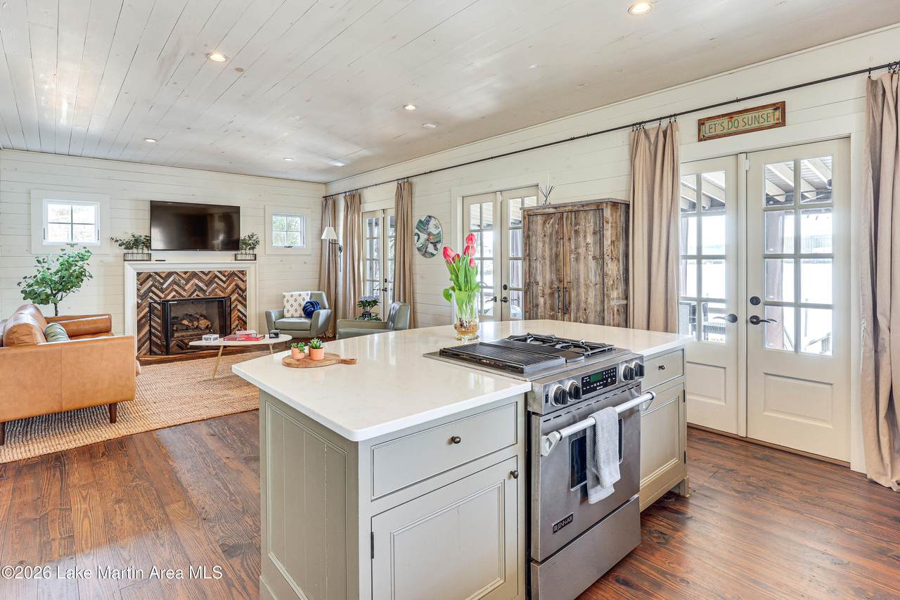 https://bt-photos.global.ssl.fastly.net/lakemartin/1280_boomver_2_26-216-2.jpg