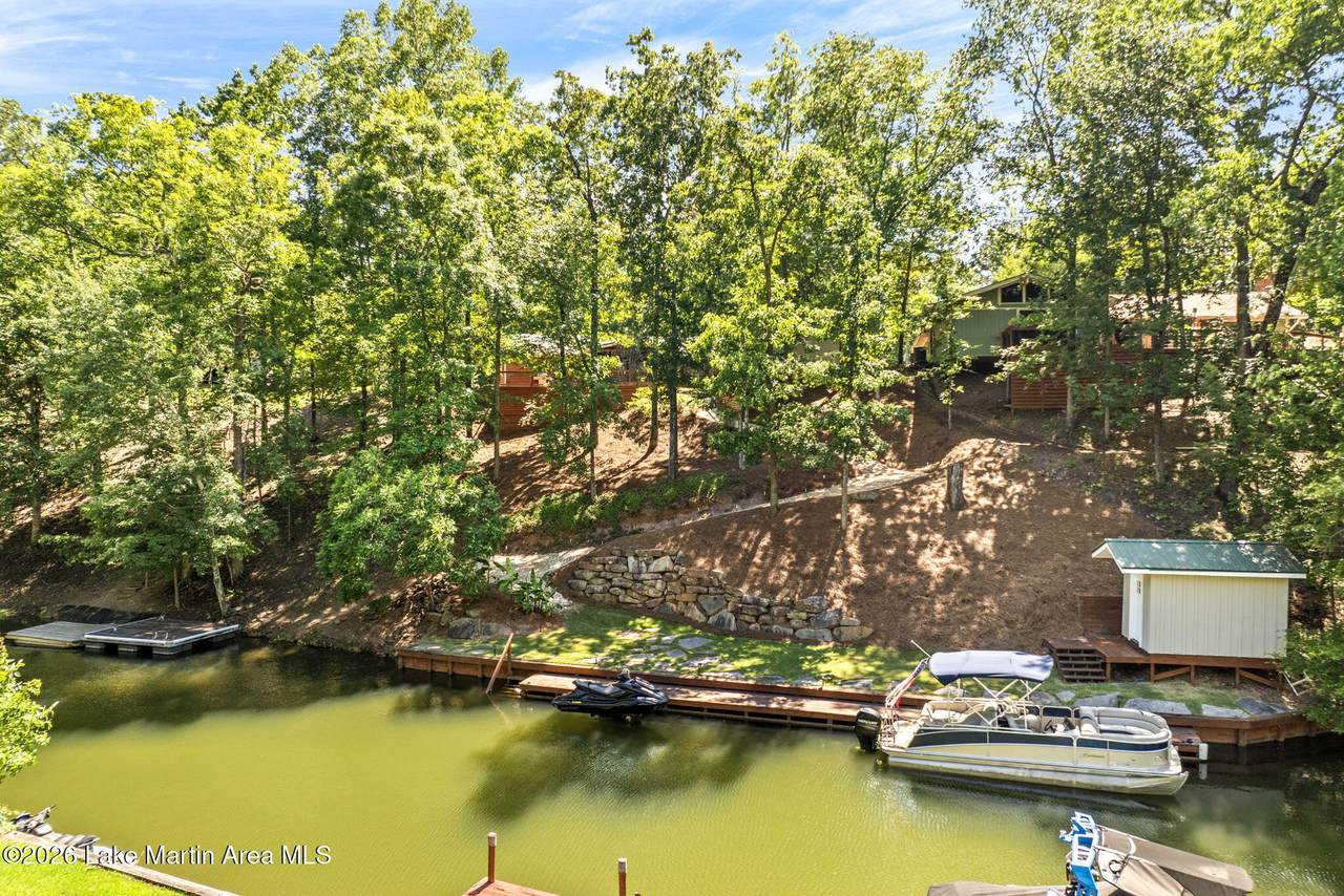 522 Driftwood Dr - Photo 1