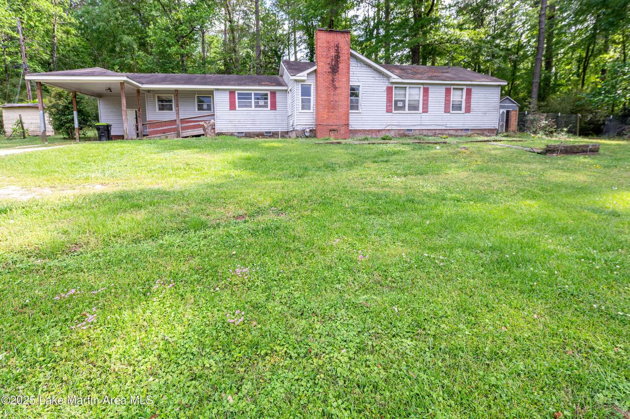 17 Montgomery Ave - Photo 1