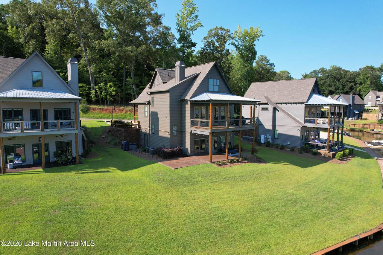101 Landing Dr - Photo 1