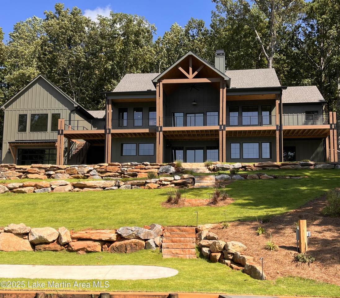 879 Windy Point Dr - Photo 1