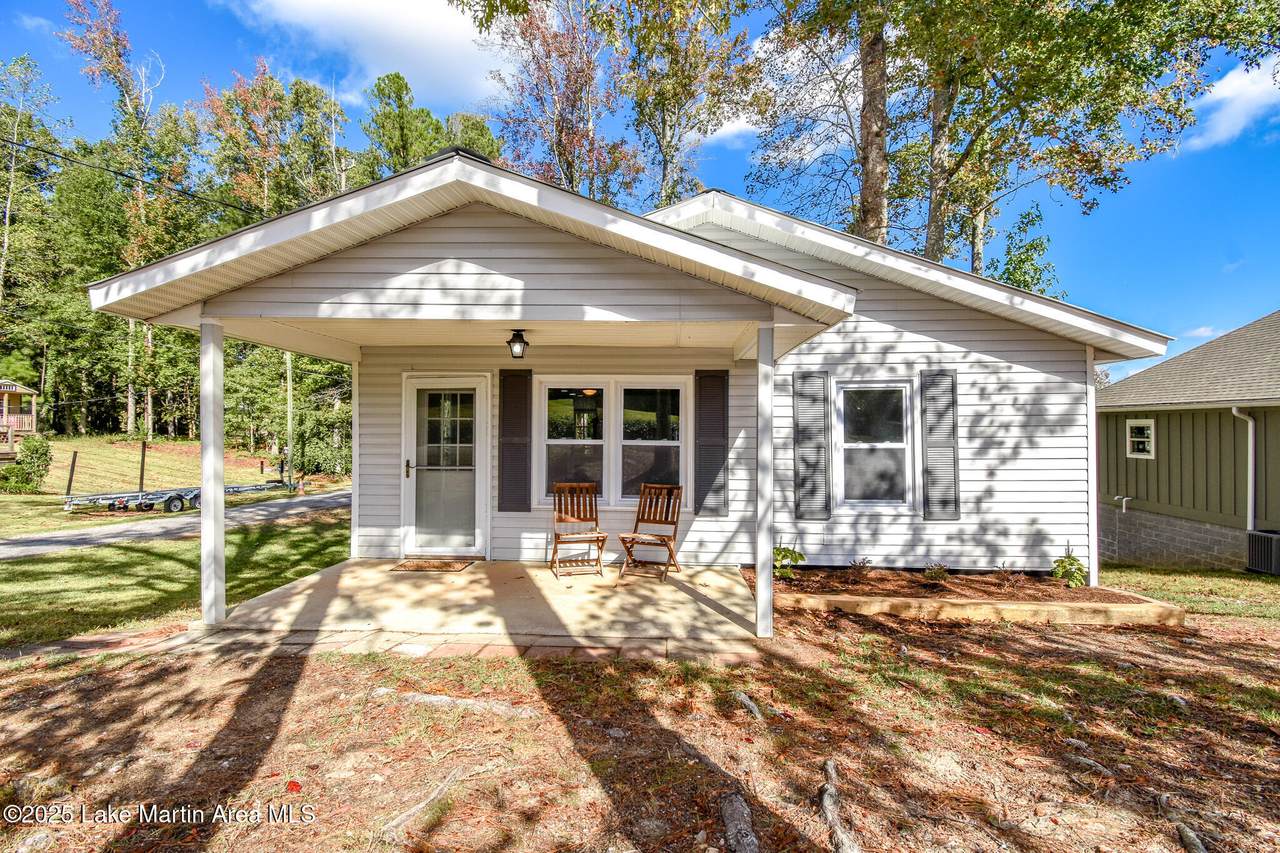 157 Beach Dr - Photo 1