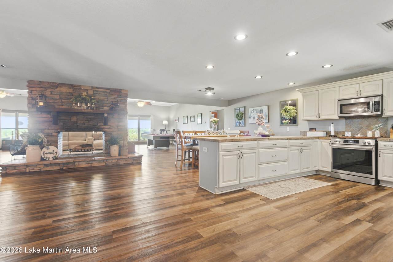 https://bt-photos.global.ssl.fastly.net/lakemartin/1280_boomver_4_26-620-2.jpg