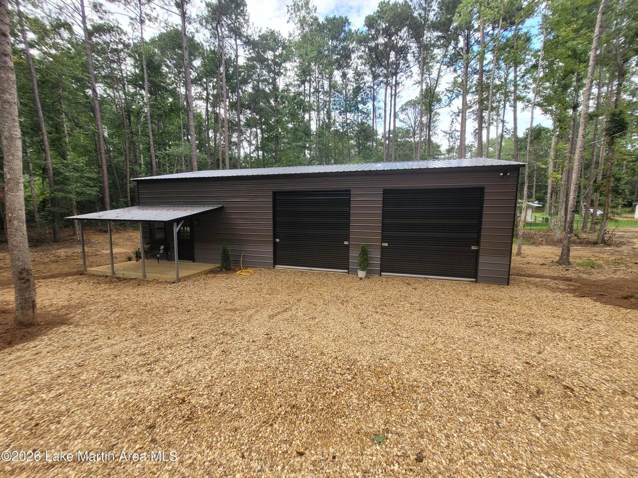 1044 Cove Dr - Photo 1