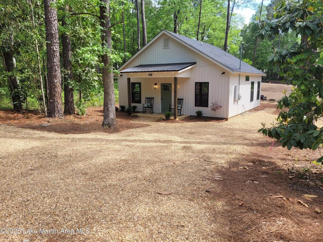 108 Poplar Dr - Photo 1